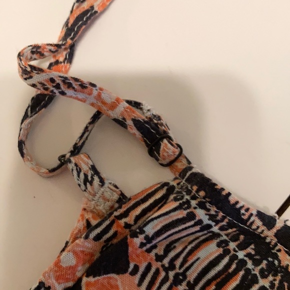 XS Volcom Top - Picture 3 of 6